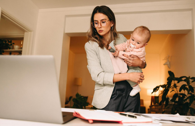 Работа в две смены: 4 совета матерям, которые совмещают карьеру и воспитание детей