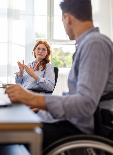 «Ненадежные и невыгодные»: почему людям с инвалидностью так сложно найти работу