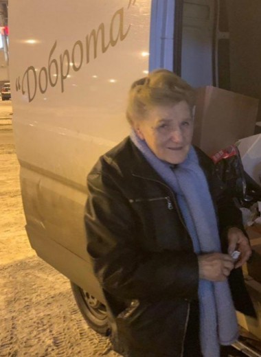 Как 79-летняя блокадница из Петербурга помогает сотням людей, разъезжая по городу на фургоне «Доброта»