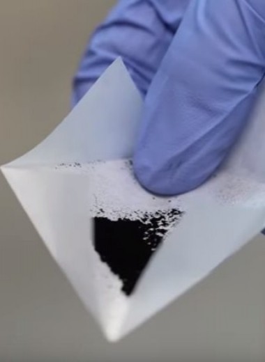 Химики научились делать графен из мусора за доли секунды. Это похоже на научный прорыв!