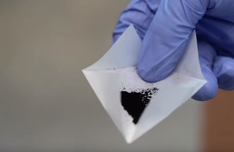 Химики научились делать графен из мусора за доли секунды. Это похоже на научный прорыв!