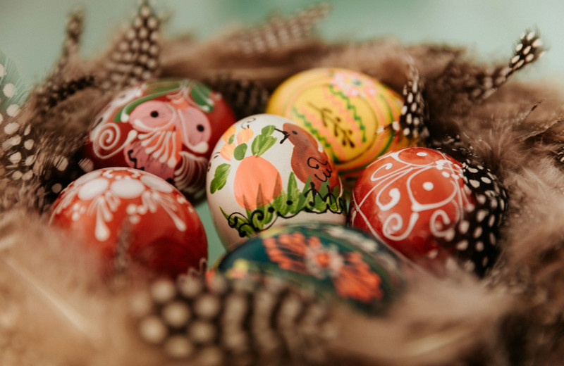Необычная традиция: почему на Пасху принято красить яйца