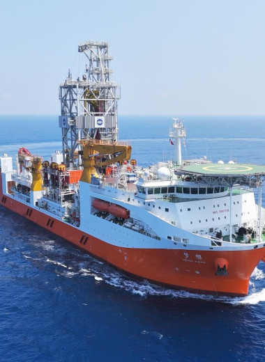 Новое научное судно Китая сможет бурить морское дно на глубине 5000 м