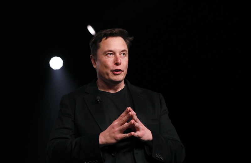 Состояние Илона Маска сократилось на $800 млн после сообщения Tesla об убытках