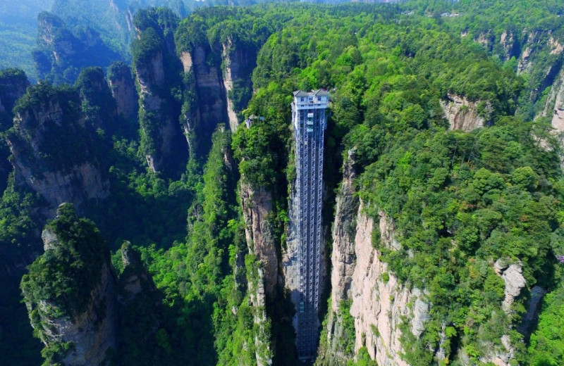 10 самых невероятных лифтов планеты: их высота шокирует любого туриста