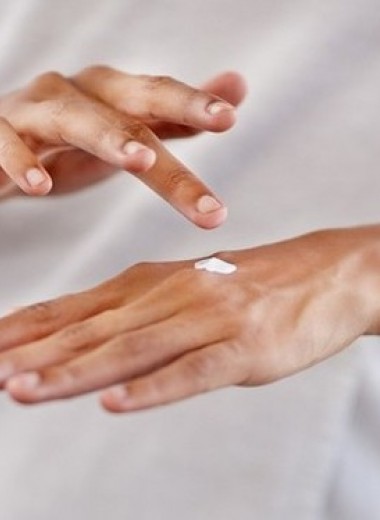 Как спасти кожу рук после использования санитайзеров