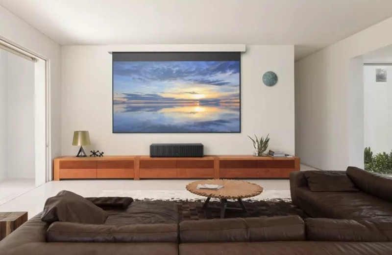 Телевизор или проектор: что лучше выбрать для домашнего кинотеатра?