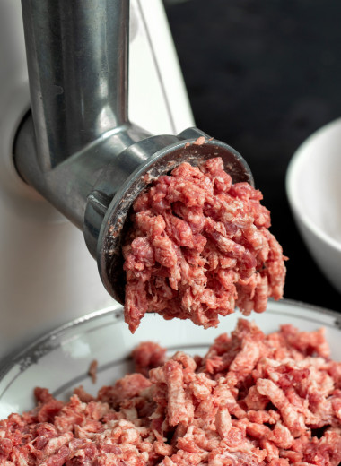 Как выбрать мясорубку и не превратить кухню в филиал мясокомбината