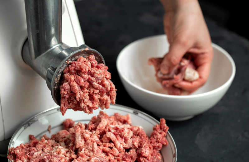 Как выбрать мясорубку и не превратить кухню в филиал мясокомбината