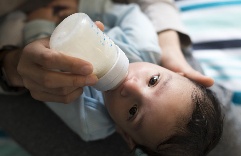 Почему запрет рекламы молочных смесей не поможет сделать детей здоровыми