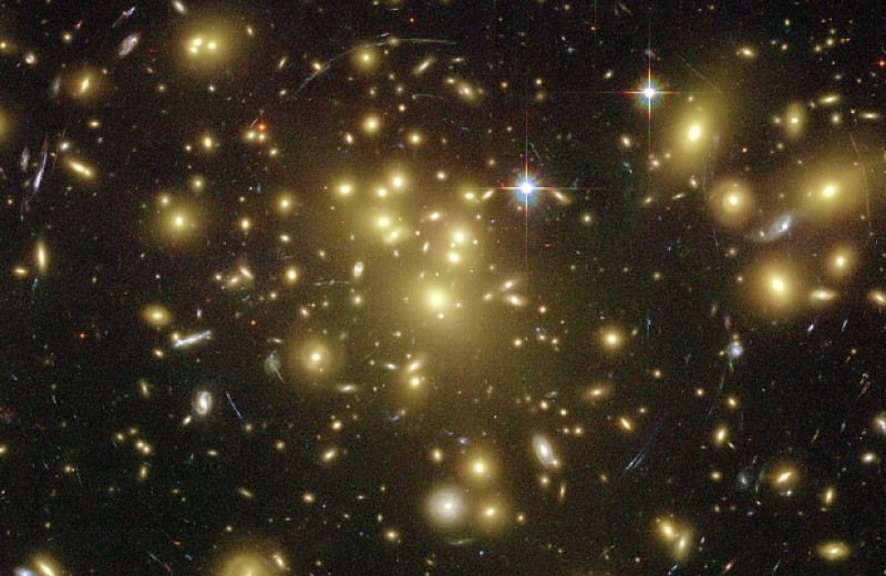 Физики-теоретики сузили диапазон возможных масс частиц темной материи