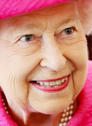 «Королева, умоляю сбавить скорость!»: забавные и необычные привычки Елизаветы II