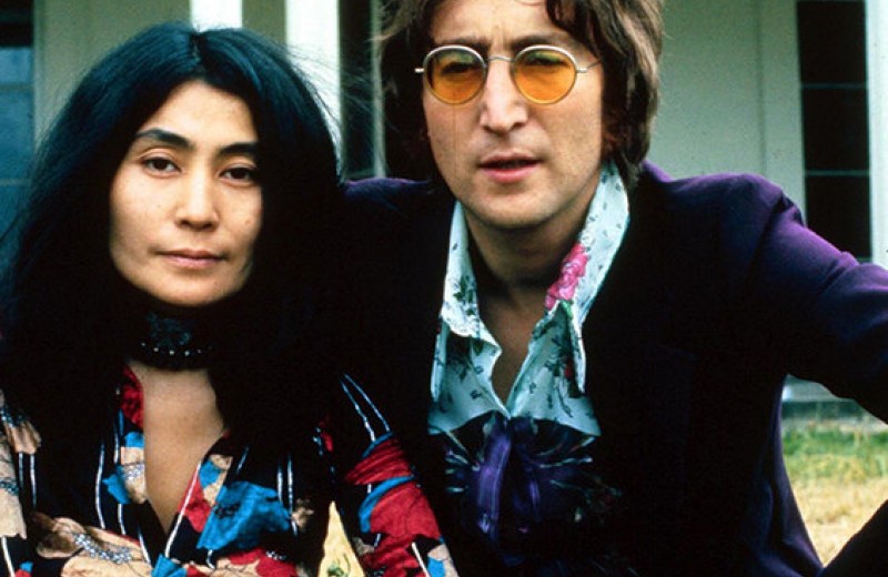 Любовь ценою в жизнь: как Джон Леннон бросил семью и карьеру ради возлюбленной