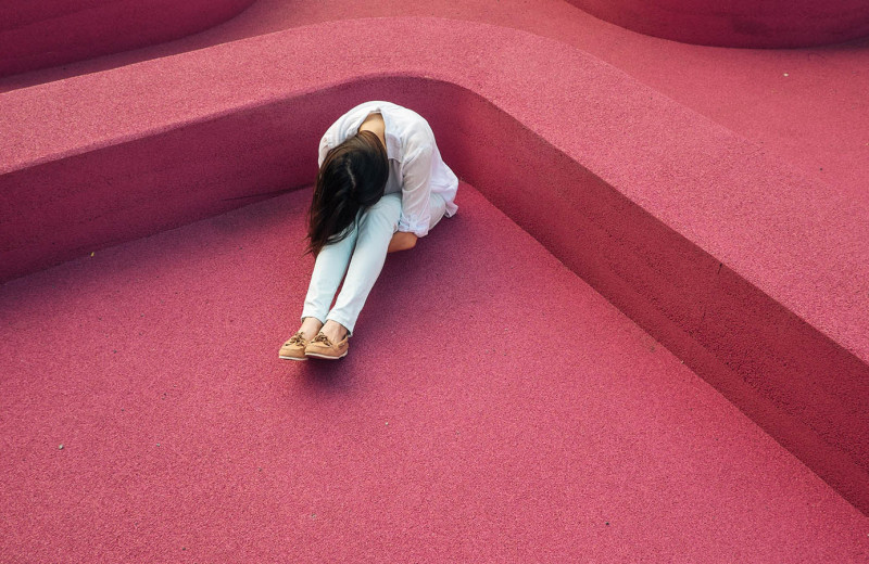 «Застывшие чувства превращаются в хроническую боль»: что такое ПТСР и как его лечить