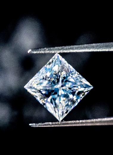 Удары судьбы: почему бриллианты переживают не самый блестящий период