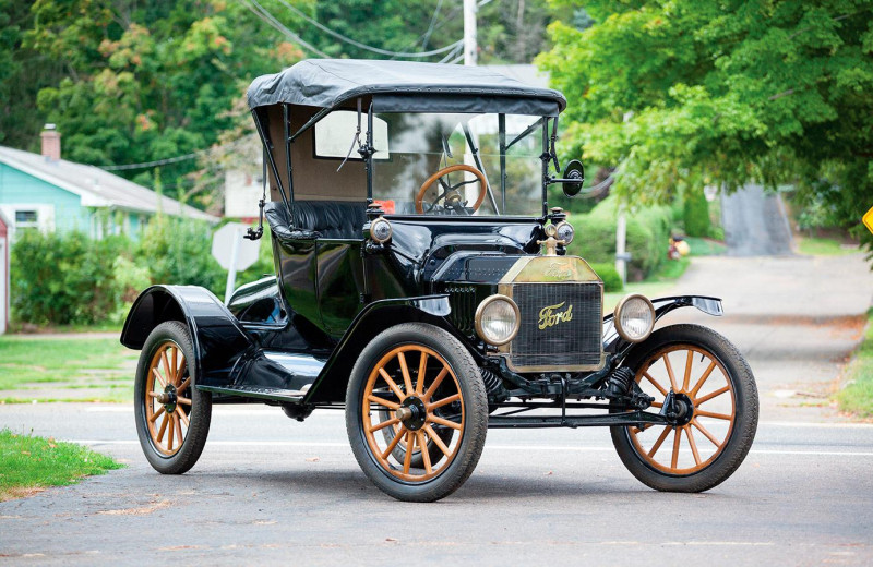 Машины для Бонни и Клайда, Мэла Гибсона и ГИБДД: Ford исполнилось 120 лет