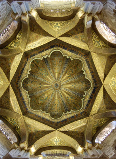 Стеклянные тессеры мозаик кордовской Мескиты привезли в Аль-Андалус из Византии