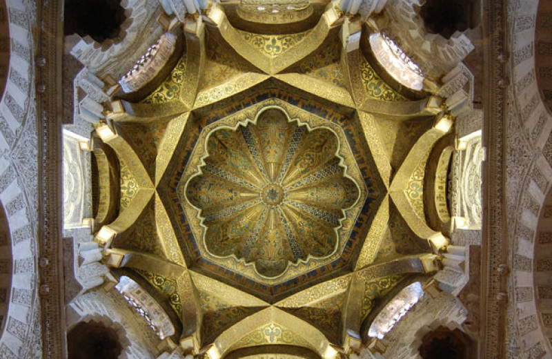 Стеклянные тессеры мозаик кордовской Мескиты привезли в Аль-Андалус из Византии