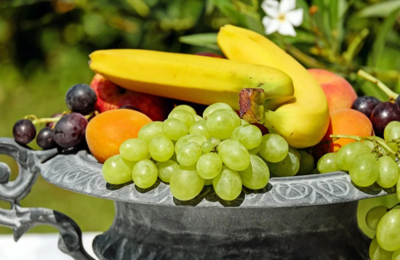 От каких фруктов стоит отказаться после 50 лет: сомнительная польза