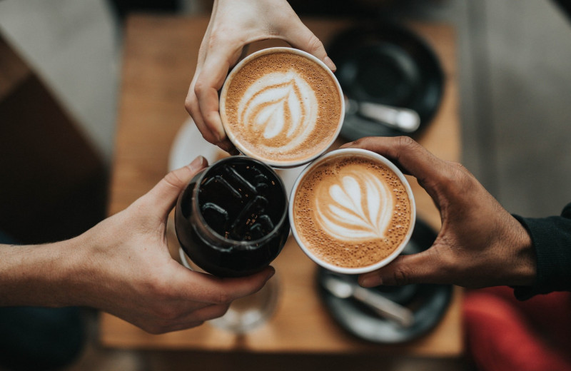 Спор кофеманов и любителей чая разрешен: 5 причин, которые убедят вас в полезных свойствах черного кофе