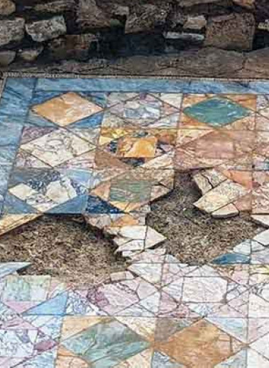 В центре французского города нашли римский особняк с мраморной мозаикой и системой отопления