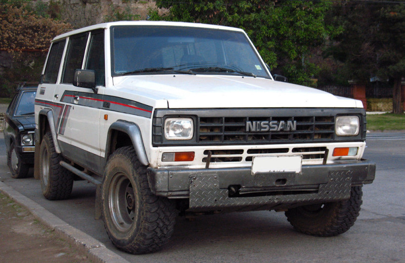 Почему фары многих старых иномарок так похожи — все дело в забытой фишке «запечатанный луч»