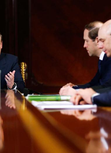 Медведев снизил ставку по кредитам на покупку деревянных домов