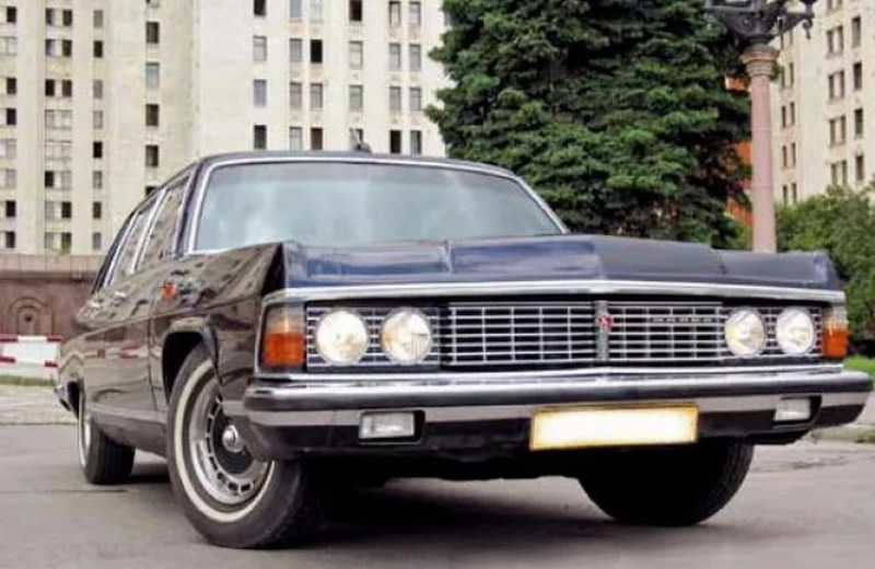 Автомобиль для императора и министра: чем похожи советская «Чайка» и японка Nissan President