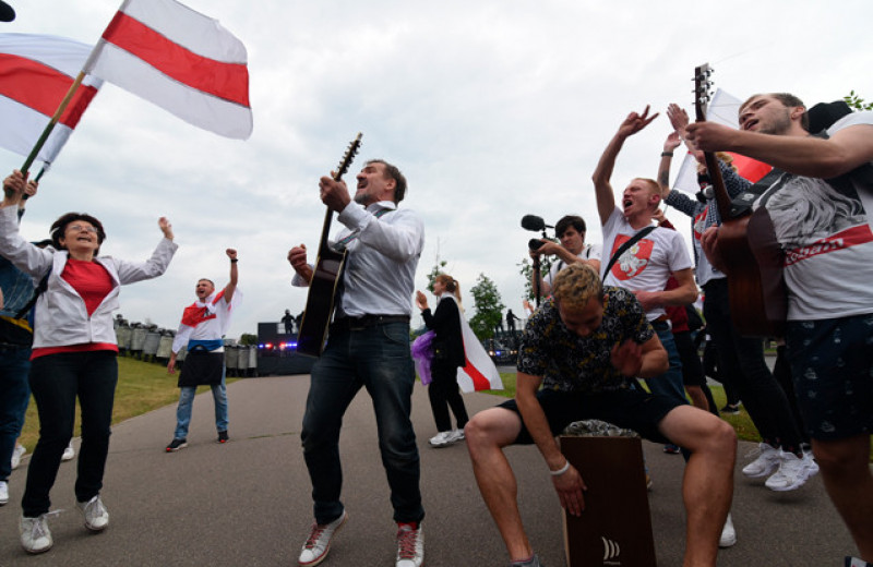 Какие народные песни поют протестующие в Белоруссии