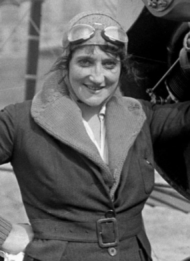 Аэронавты, пилоты, воздушные каскадеры: 6 женщин, которые первыми поднялись в небо
