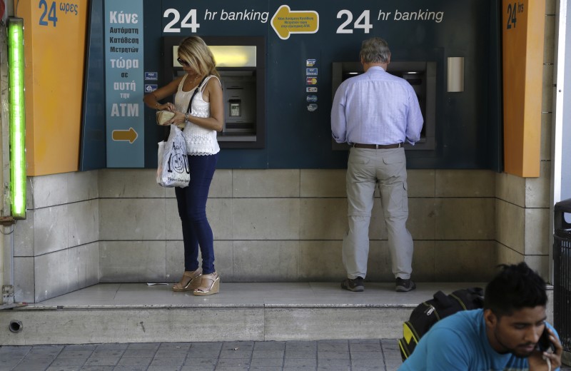Остров невезения. Кипр закрывает свои банки для офшорных компаний