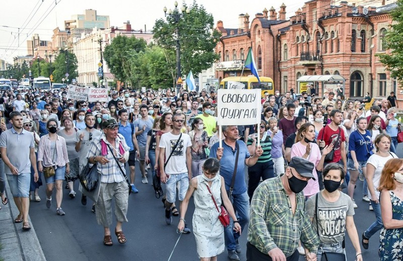 Прекратить кривляться: чего хотят от Москвы граждане Хабаровска