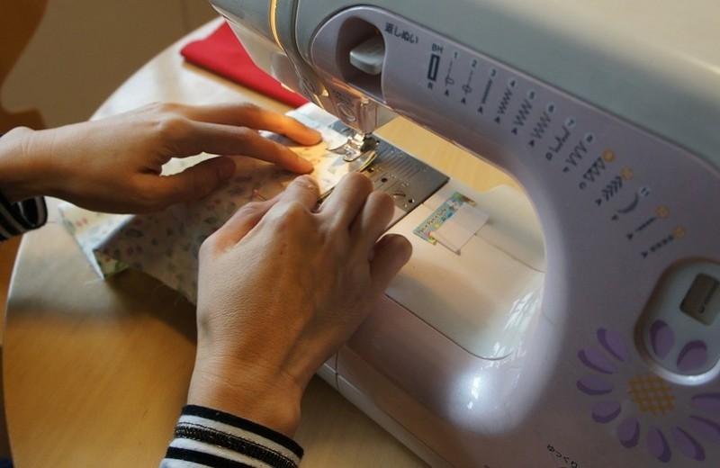 Как выбрать швейную машинку для домашнего использования: разбираем особенности