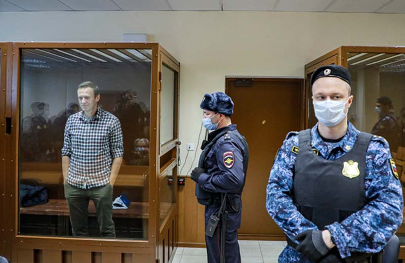 «Полезные идиоты» для Путина. Почему Amnesty International забанила Навального
