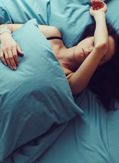 6 привычек перед сном, которые тебе вредят