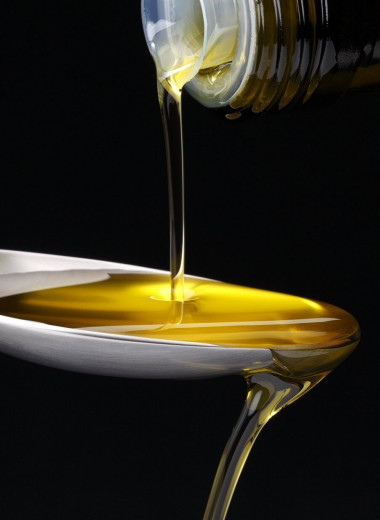 Супер-средство: как обычное растительное масло может помочь справиться со многими бытовыми проблемами