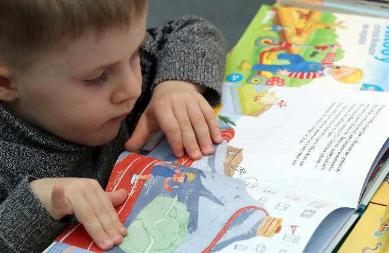 Кто живет в старых деревьях: лучшие новые детские книги на ярмарке non/fiction