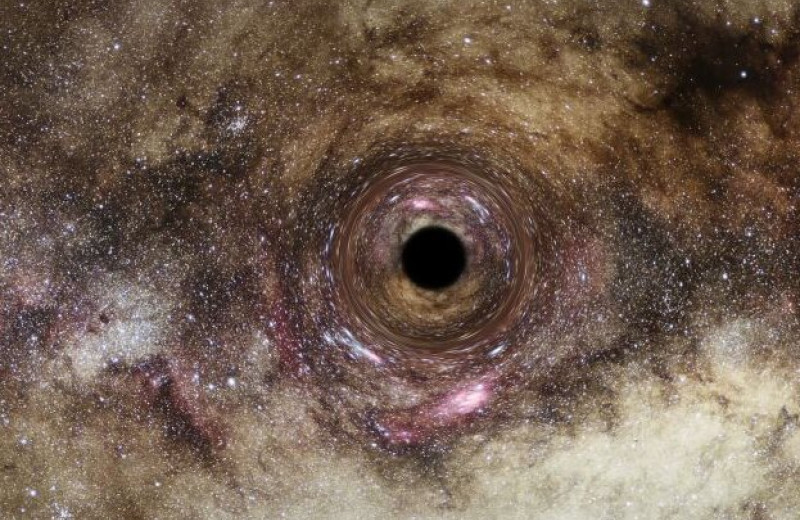 Одна из крупнейших черных дыр, известных науке, оказалась настоящим монстром