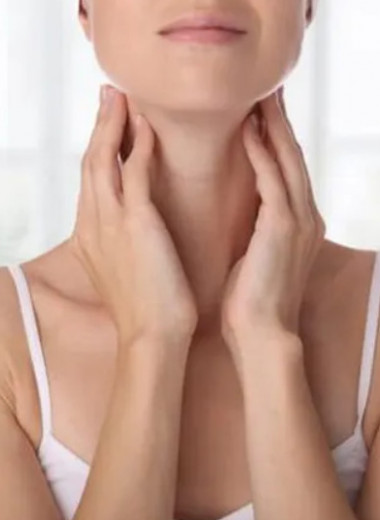 8 симптомов заболеваний щитовидной железы: на что стоит обратить внимание