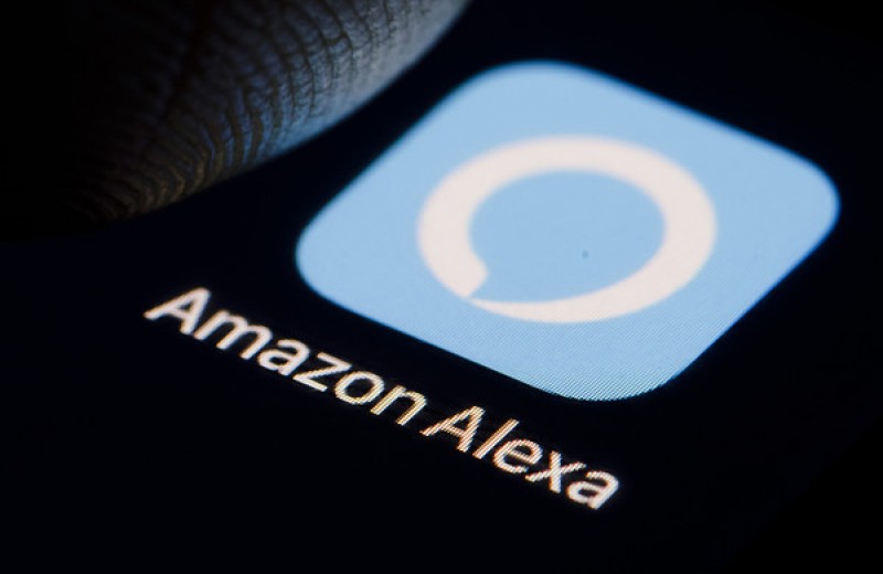 Bloomberg: Работники Amazon подслушивают клиентов через умные колонки, и даже обмениваются особо забавными записями