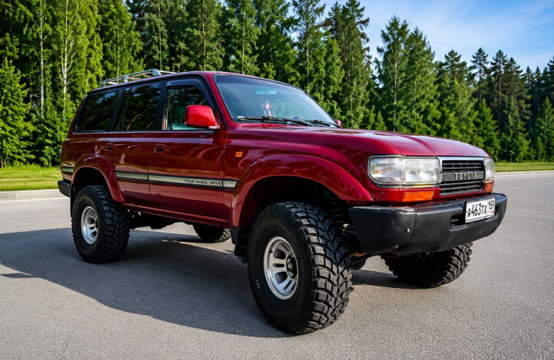 «Одна поездка — ₽50 тыс.». Опыт владения 35-летним Toyota Land Cruiser 80