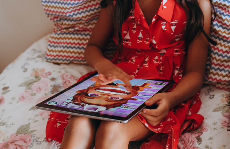 Детство в гаджетах: как цифровой мир влияет на мышление ребенка
