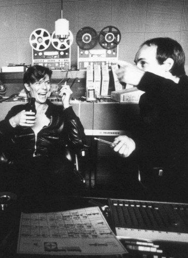 Музыка в гараже, церкви и фургоне: как создавались студии, где записывали Queen, The Rolling Stones и Oasis