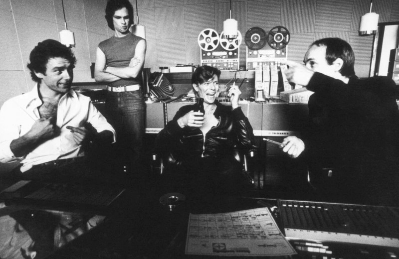 Музыка в гараже, церкви и фургоне: как создавались студии, где записывали Queen, The Rolling Stones и Oasis