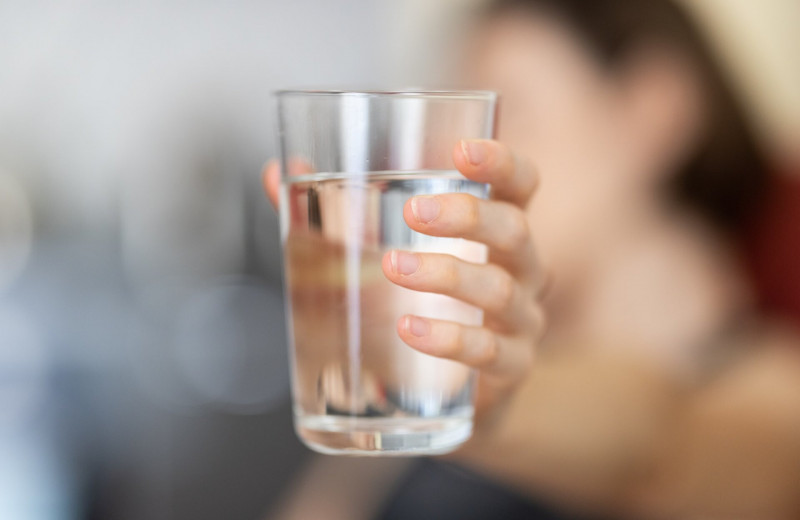 Вот сколько нужно пить воды в день: ученые все объяснили