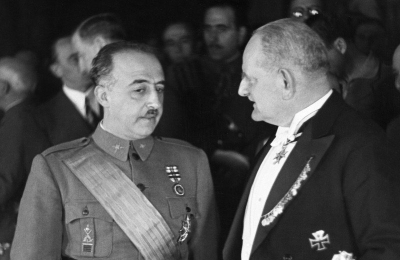 «Испанцы, Франко умер»: как закончилась одна европейская диктатура