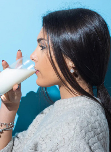 Без кисельных берегов: кому и как можно худеть на молочной диете