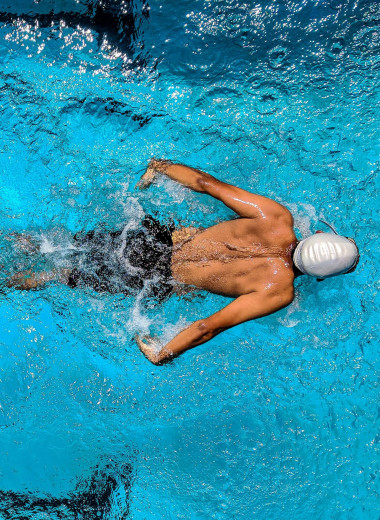 Как плавание укрепляет память и делает нас моложе