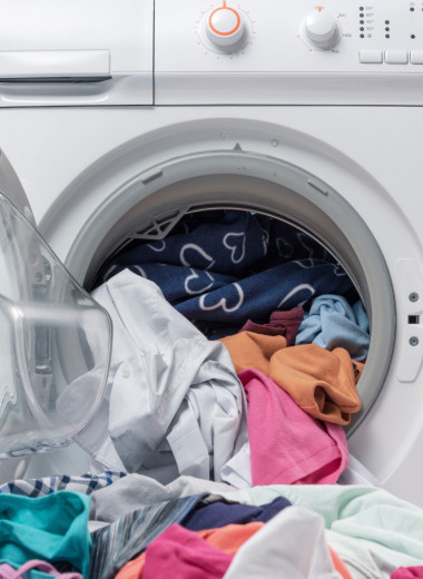 Как быстро высушить всё белье из стиральной машины: 8 простых способов