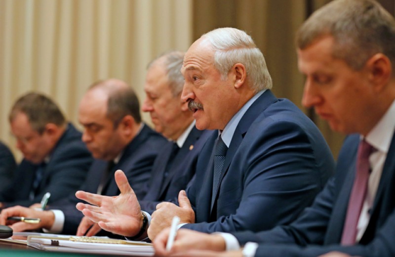 Шантаж и подкуп. Как склоняют к сожительству Александра Лукашенко